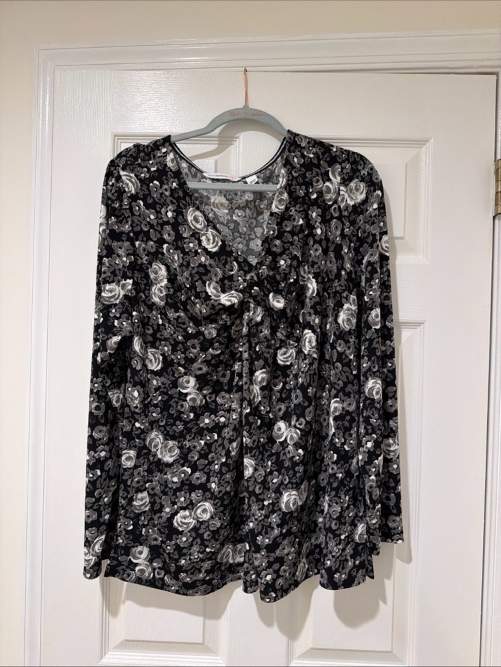 Isaac Mizrahi Black and White Floral Tie-Front Long Sleeve Top